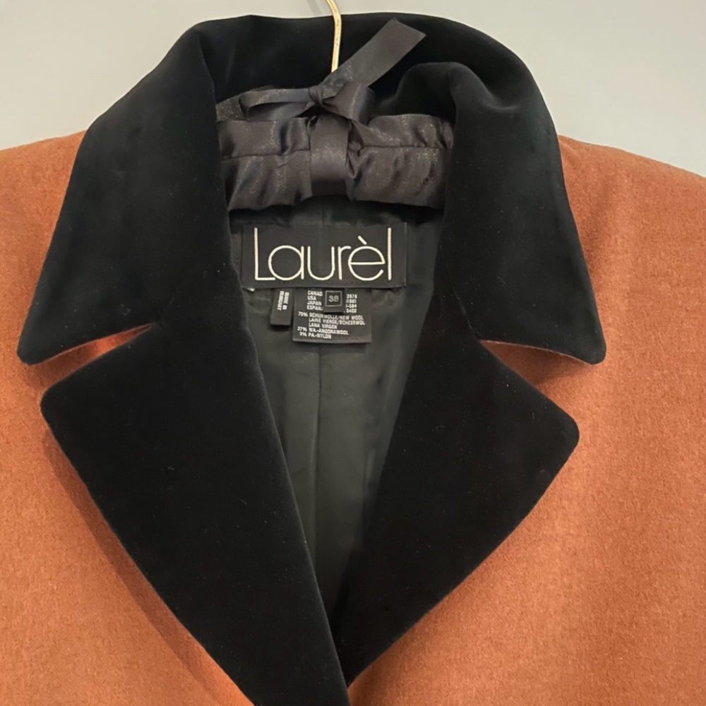 💥 HOST PICK💥 Gorgeous Vintage Escada Laurèl Suit, Jacket and Skirt in cognac